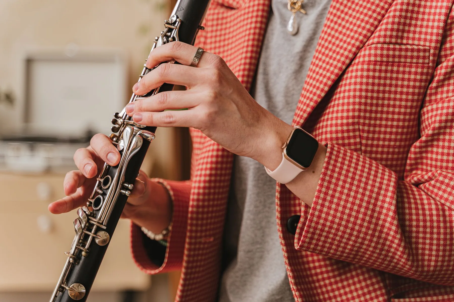 Finger position on the clarinet keys Finger position on the clarinet keys
