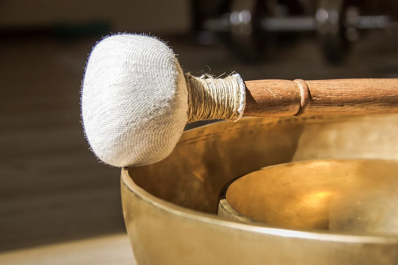 Tibetan singing bowls with a padded mallet Tibetan singing bowls with a padded mallet